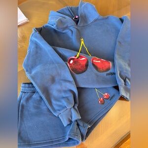 Edikted Navy blue sweat shorts and sweatshirt